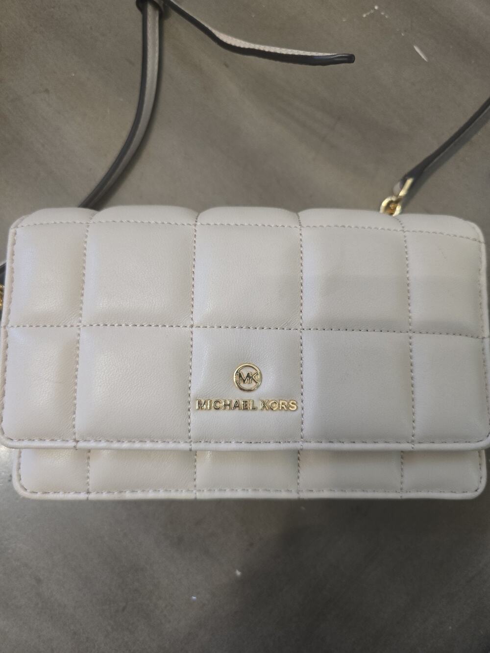 Michael Kors Women’s Michael Kors Jet Set Charm Small Phone Crossbody Lite Beige